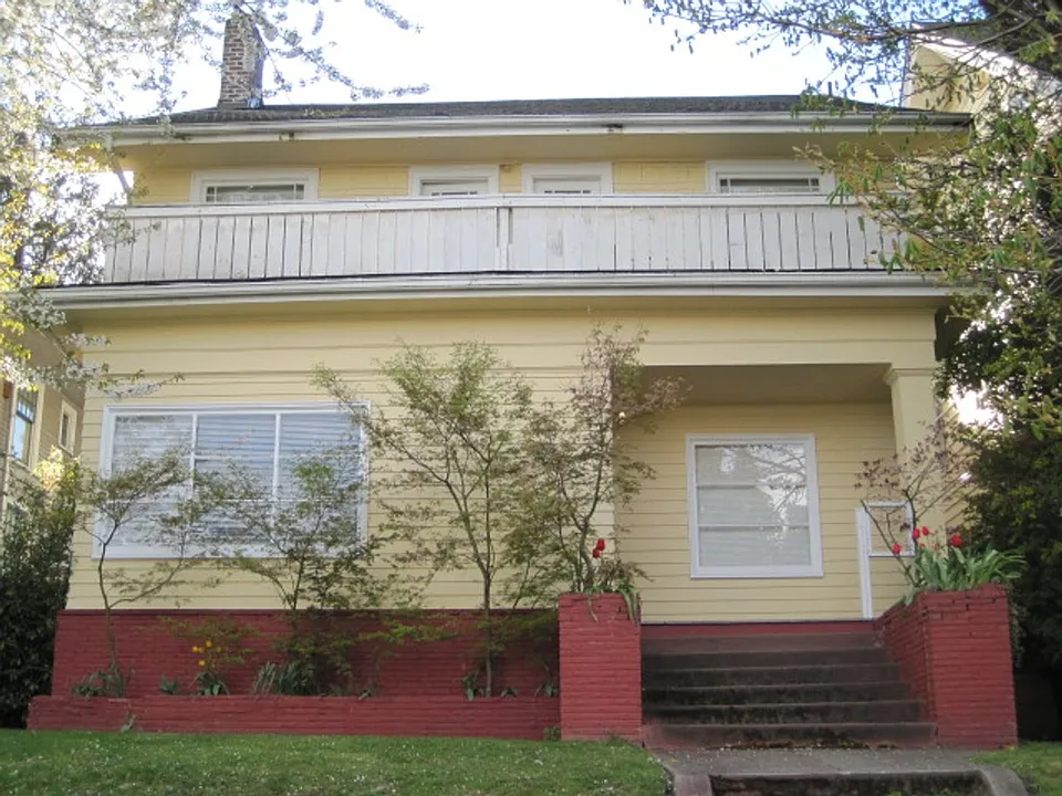 5043 18th Ave NE