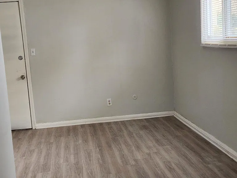 2815 Parallel Pkwy #1 — Photo 3