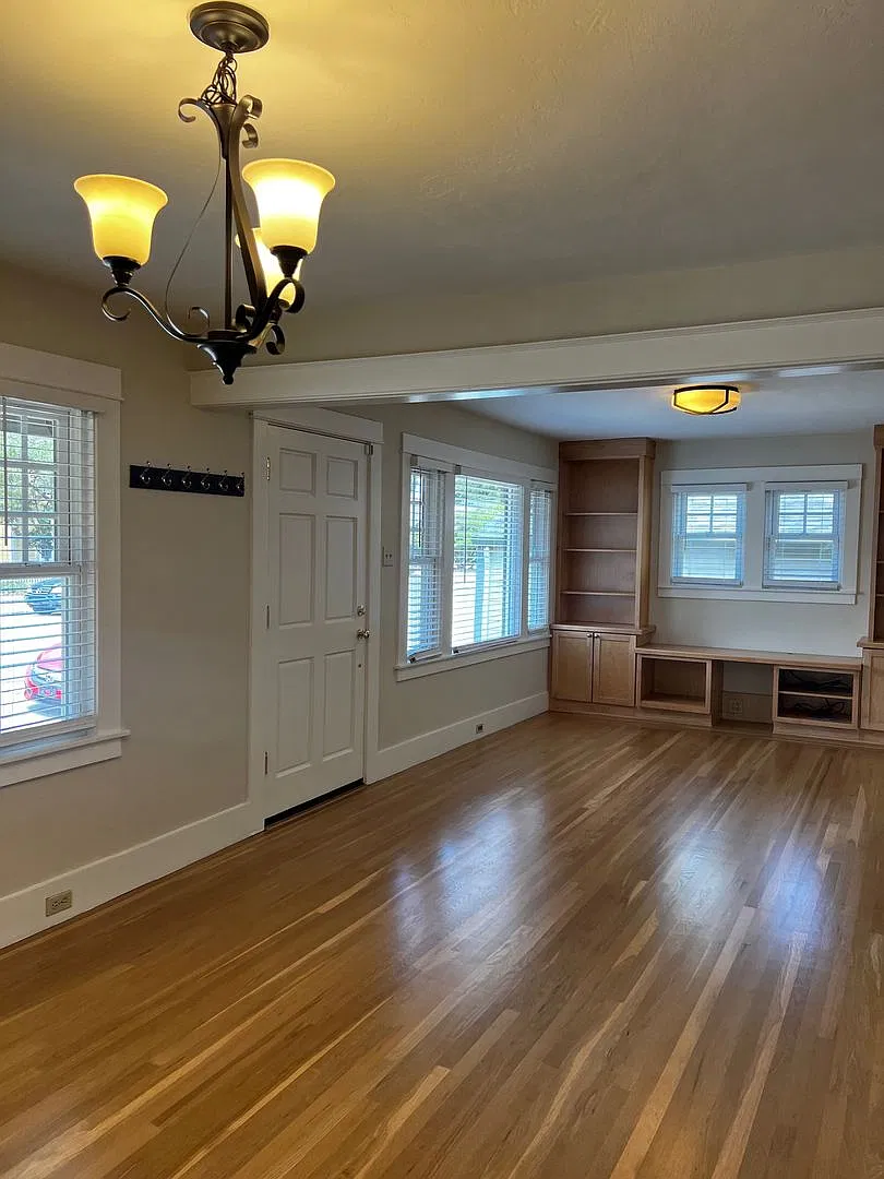 ** Move In Special $500 Off The First Month's Rent! 2 Bedroom / 1 Bathroom Single Family Home Pri... — Photo 3