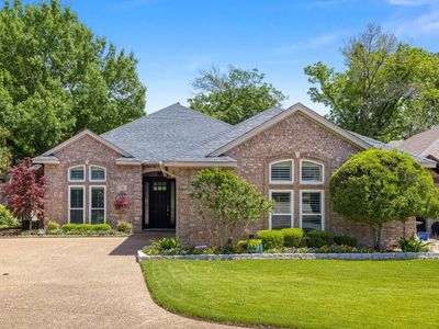 706 Village Green Dr, Desoto, TX, 75115