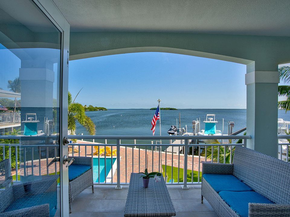 1st image of 305 Jolly Roger Dr