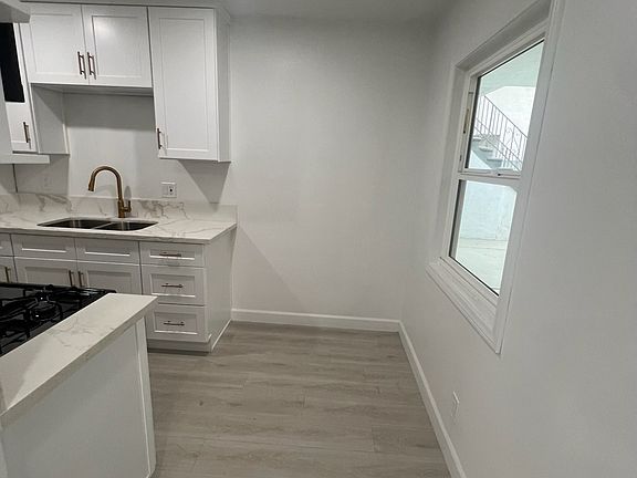 3rd image of 9511 Los Angeles St #3