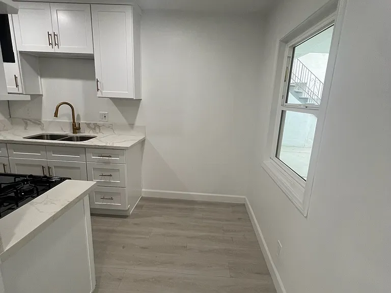 9511 Los Angeles St #3 — Photo 3