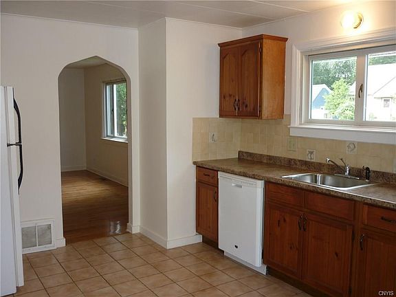3rd image of 106 Homewood Dr