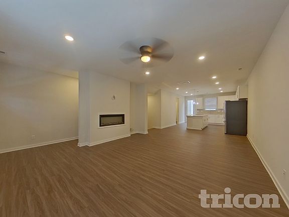 3rd image of 13865 Hill St