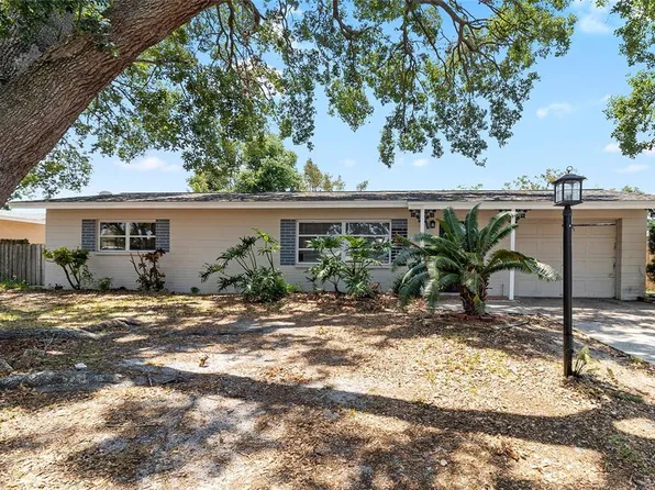 8696 118th St, Seminole, FL 33772
