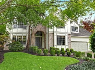 14210 Amberwood Cir, Lake Oswego, OR 97035