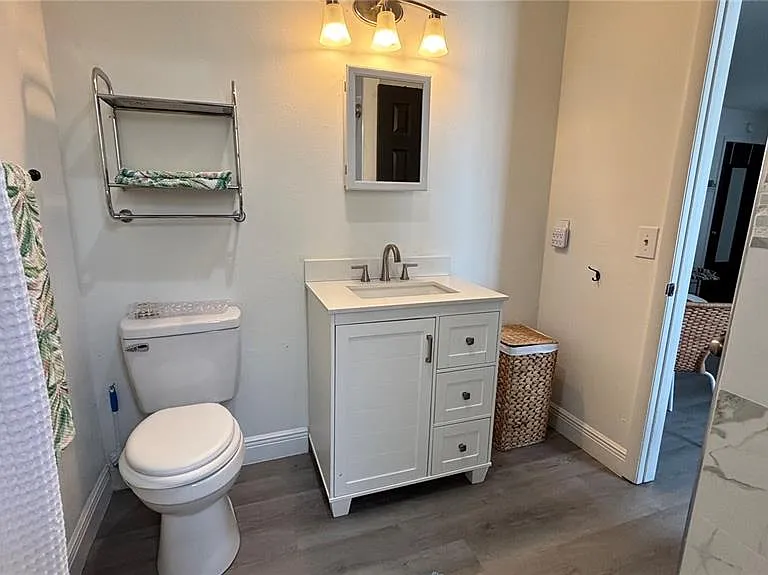 855 Sunridge Point Dr #B — Photo 12