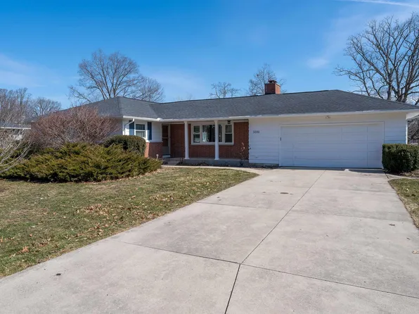 3331 Sun Valley Dr, Fort Wayne, IN 46804