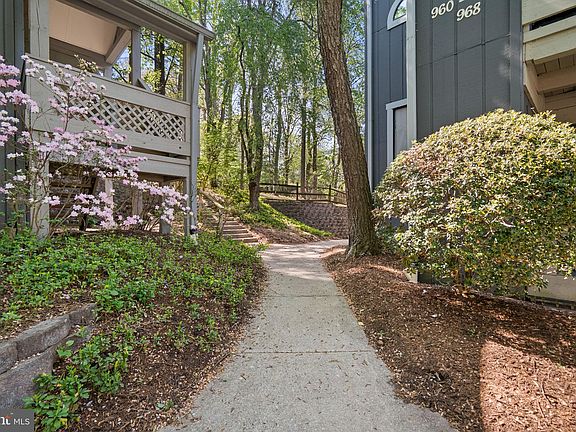 2nd image of 964 Windbrooke Dr #964