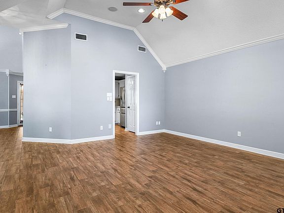 5th image of 408 Rosebrook Cir
