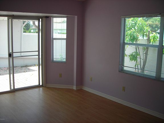 5th image of 1004 Villa Dr #1004