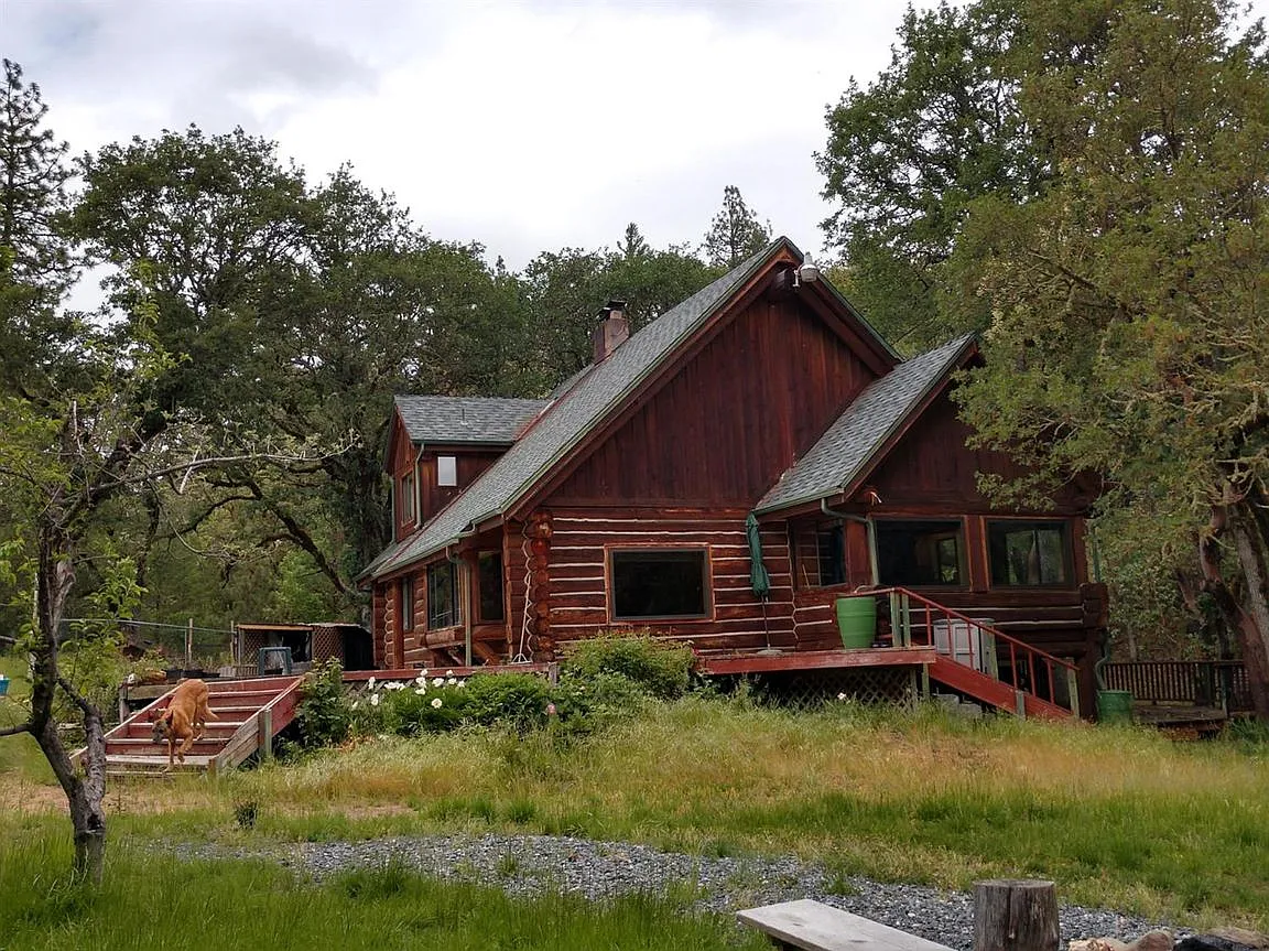 256 Twin Oaks Dr photo 1