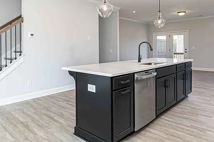 3 bed, 3.5 bath, 2178 sqft, $2,695 — Photo 4
