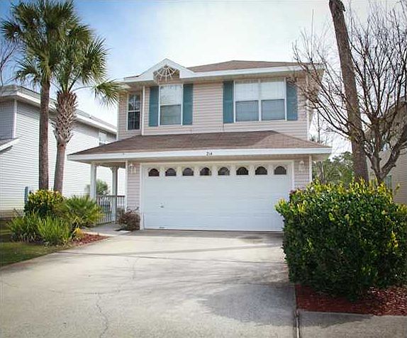 1st image of 214 Twin Lakes Ln