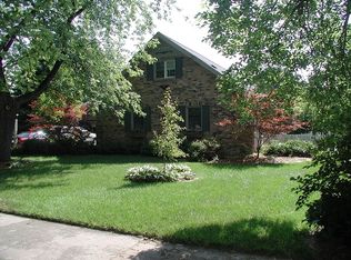 303 Eda Ct, Essexville, MI