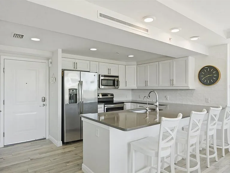 223 Island Way #2D — Photo 7