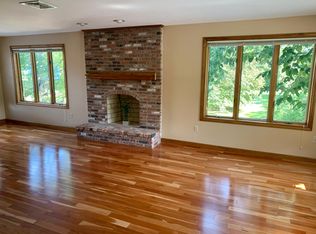 242 Lawrence Rd, Salem, NH 03079