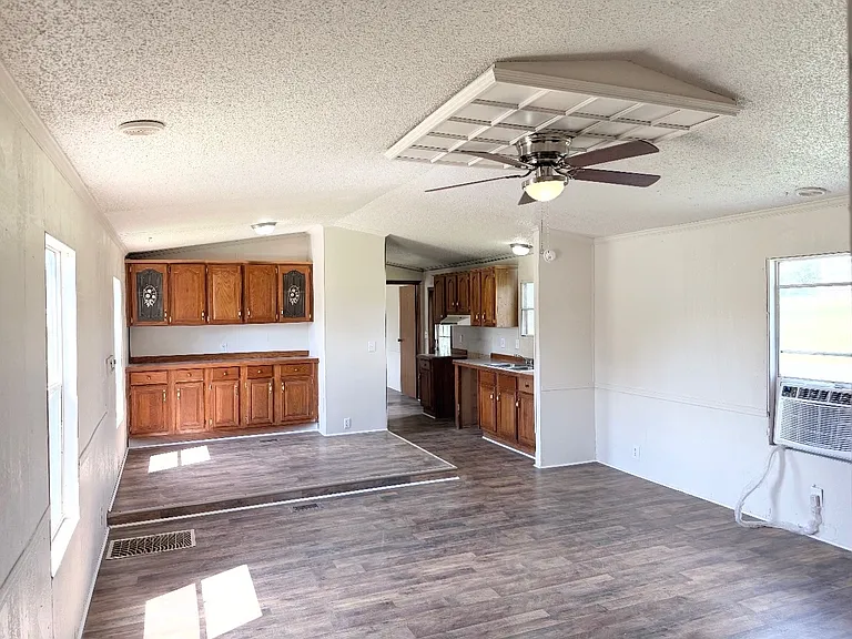 2081 Oakshire Rd #15 — Photo 3