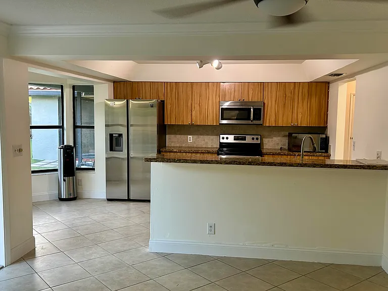 22822 Pinewood Ct — Photo 24
