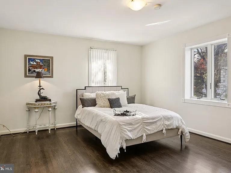 5301 Goldsboro Rd — Photo 38