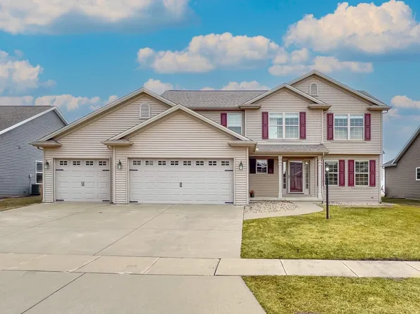 405 Potomac Ave, Savoy, IL 61874