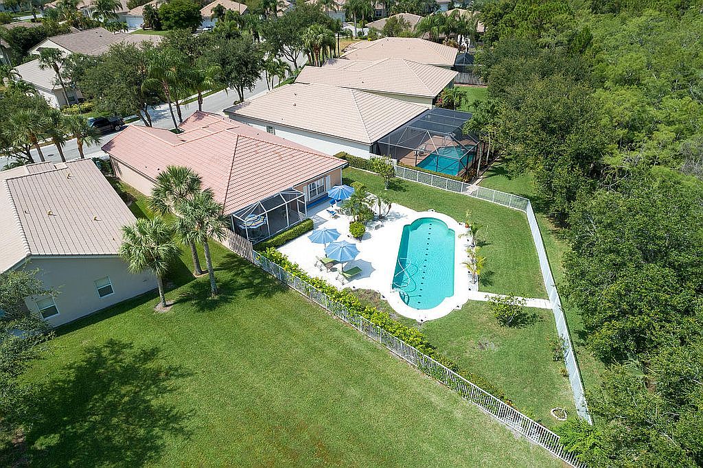 28a8d97c6aa4b8084352d75fe5f762