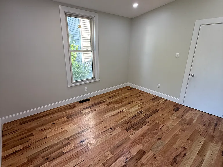 14 Walnut St #1 — Photo 10