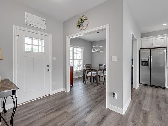 4th image of 300 Blue Spruce Dr