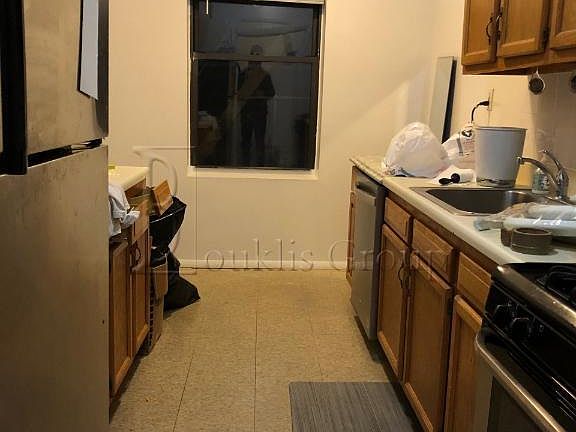 2nd image of 2808 35th St #9