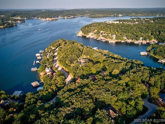 5th image of Palisades Dr