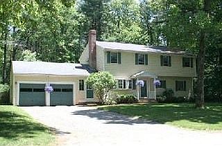 4 Country Village Ln