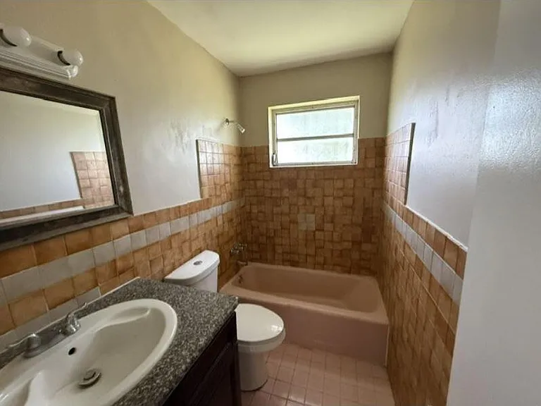 16980 N Miami Ave — Photo 10