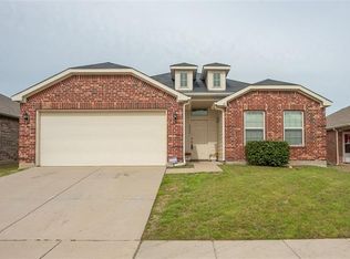 8829 Yosemite Trl, Aubrey, TX 76227