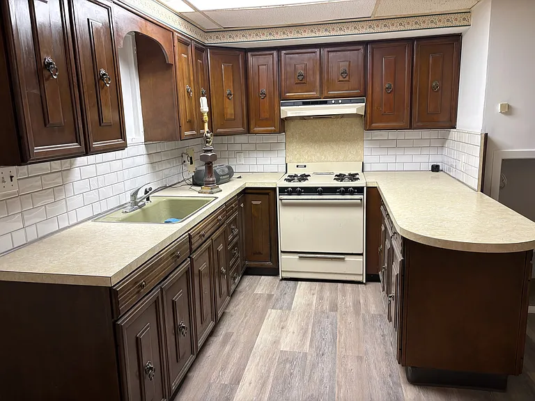1414 Manor Ln #A — Photo 6
