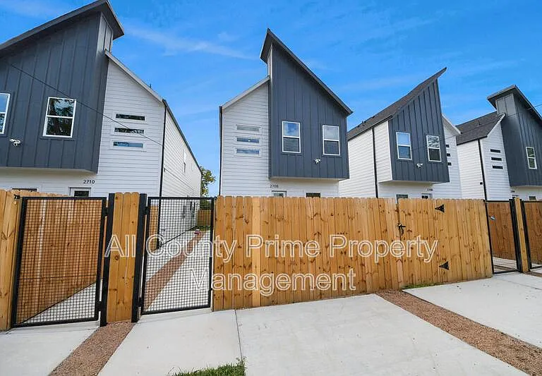 2708 Bostic St #A — Photo 3