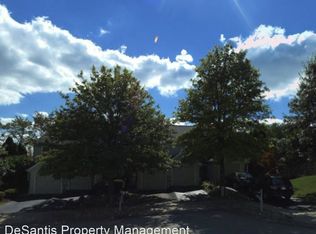 159 Westbrooke Ln, Coraopolis, PA 15108