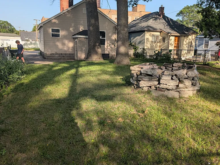Superior St — Photo 12
