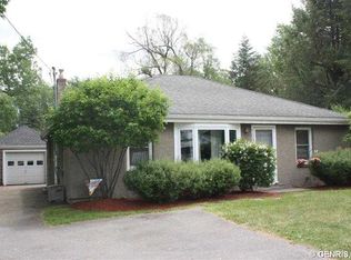 1006 Gravel Rd, Webster, NY 14580