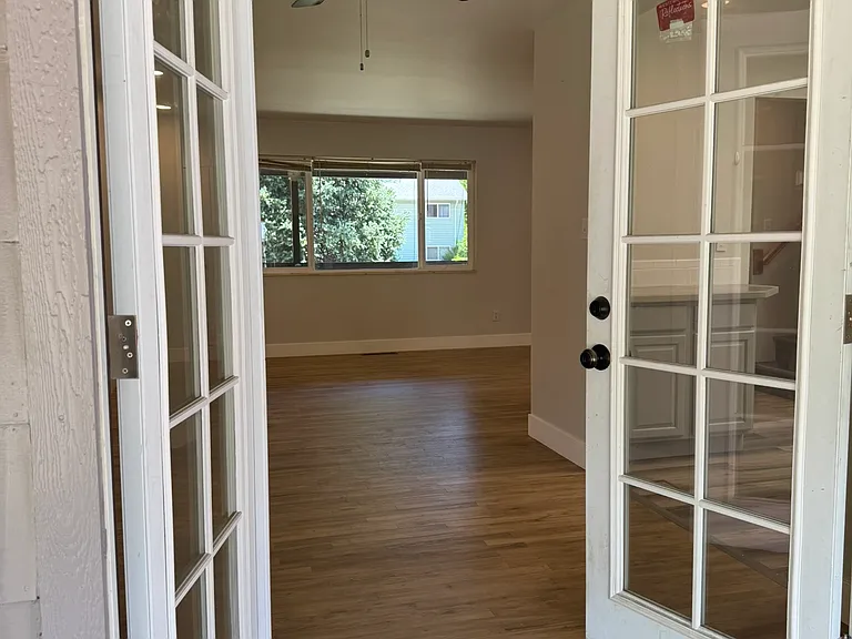 914 Querida Dr — Photo 2
