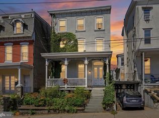 188 Green Ln, Philadelphia, PA 19127