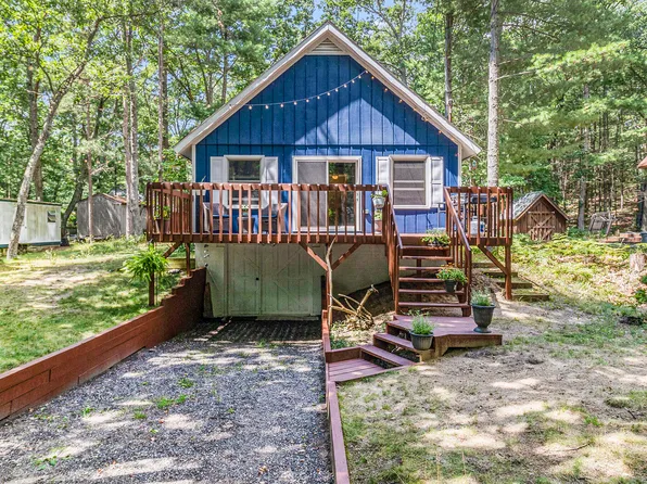 6363 S Lakeshore Dr, Pentwater, MI 49449