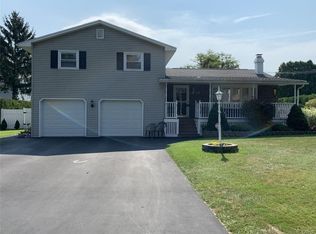 53 Greenacres Dr, Whitesboro, NY 13492