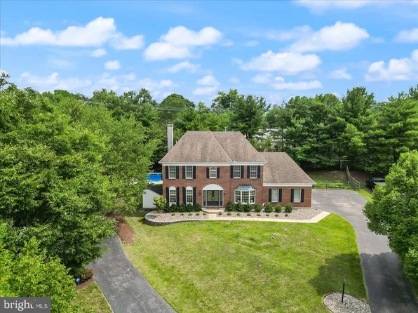 2010 Black Bird Cir, Norristown, PA 19403