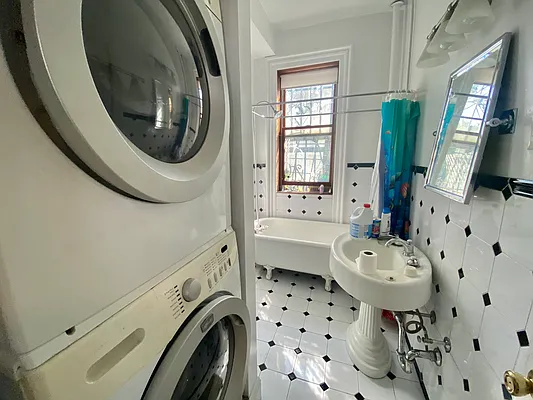 Rented by Highline Residential | media 31