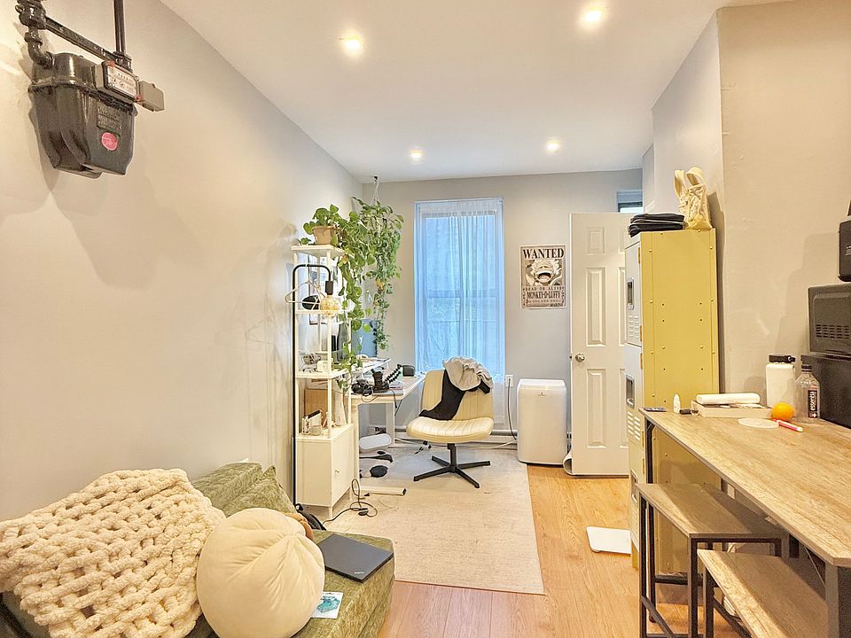 1st image of 21 Essex St APT 16