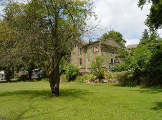 5 Hart St, High Bridge, NJ 08829