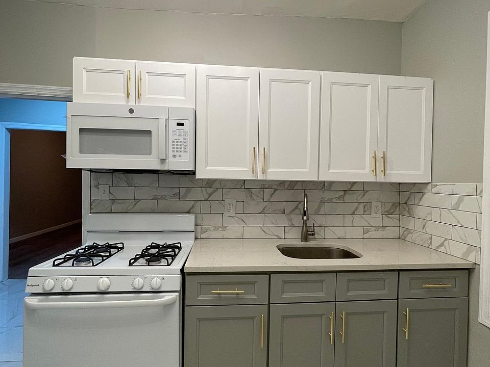 1st image of 234 Lexington Ave APT 2