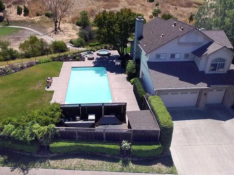 1198 Canyon Side Ave — Photo 4