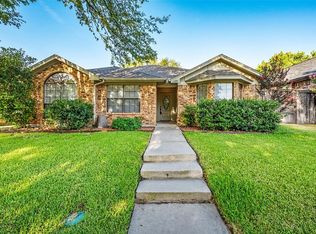 1109 Appleton Dr, Mansfield, TX 76063
